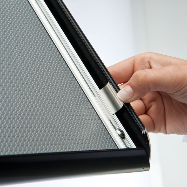 Curved Menuboard - MT Displays
